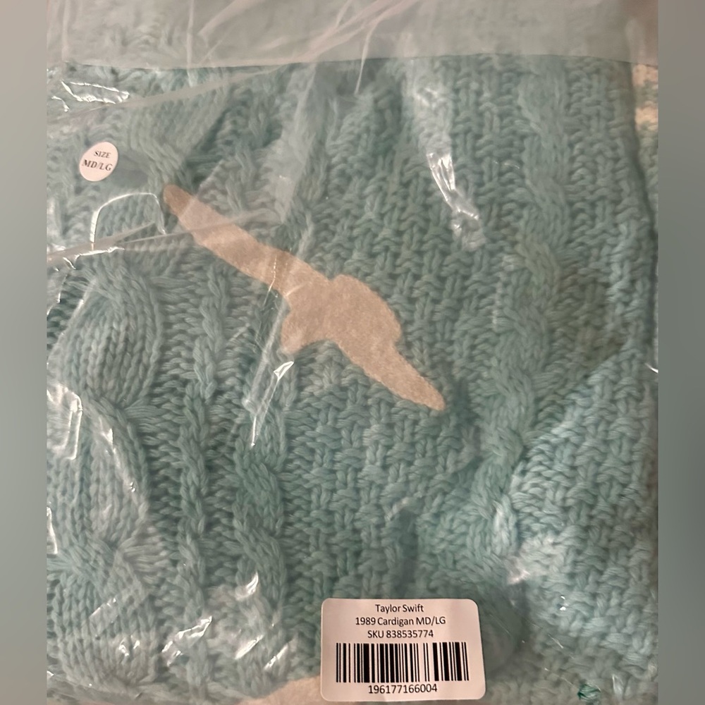 SAME DAY SHIPPING - 1989 Taylor’s version cardigan - Taylor Swift M/L Sealed